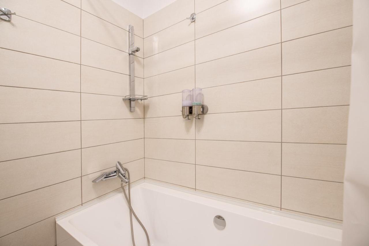 Luxury Westpark 2 Presidentialsuite With Lake View W4 Bucharest Exterior photo